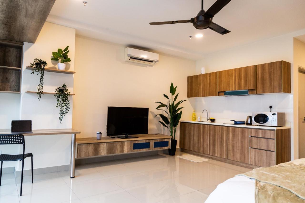 Studio Units At Pacific Tower Near Jaya One By Comfyasia Petaling Jaya Exterior photo